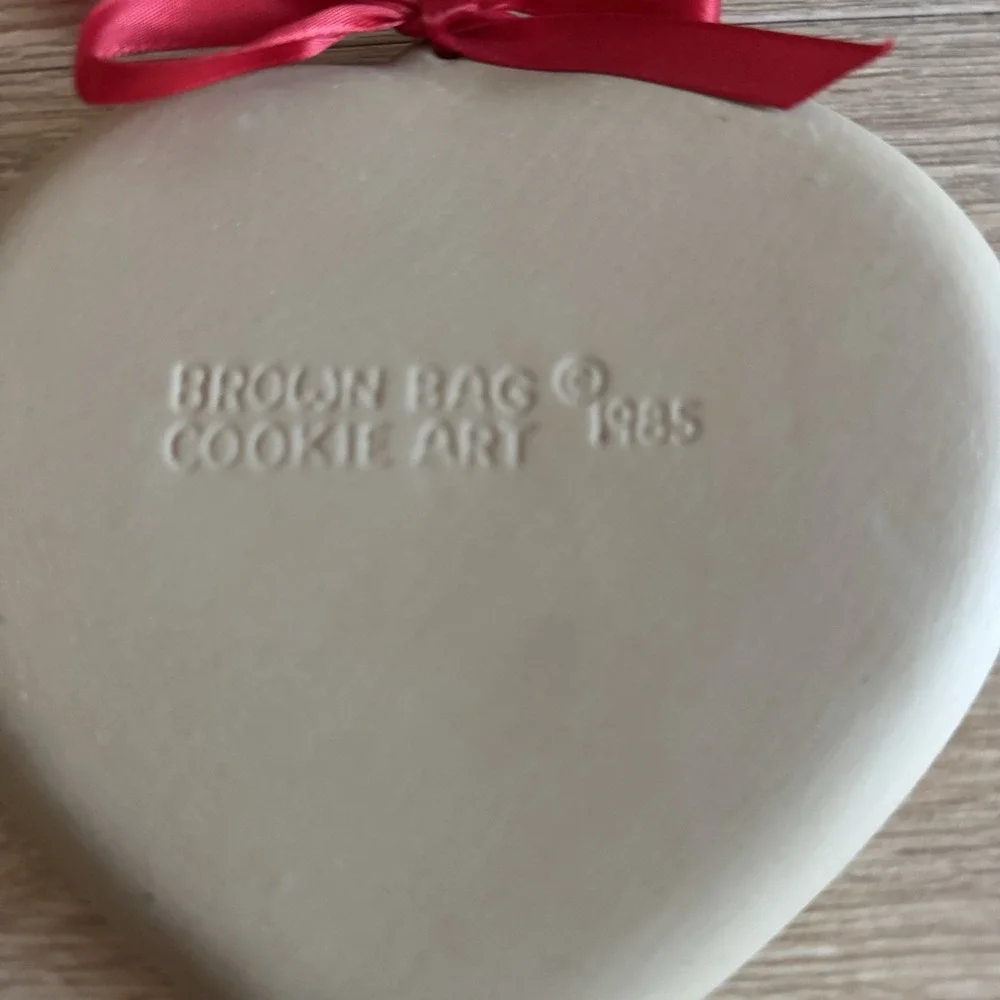 Brown Bag Cookie Art Molds Heart Bear Lamb Cookbook Rustic Lot Of 3 1985 Vintage